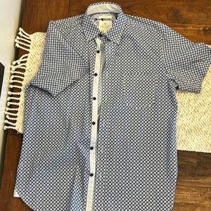 Mens short sleeve dress shirt, size medium